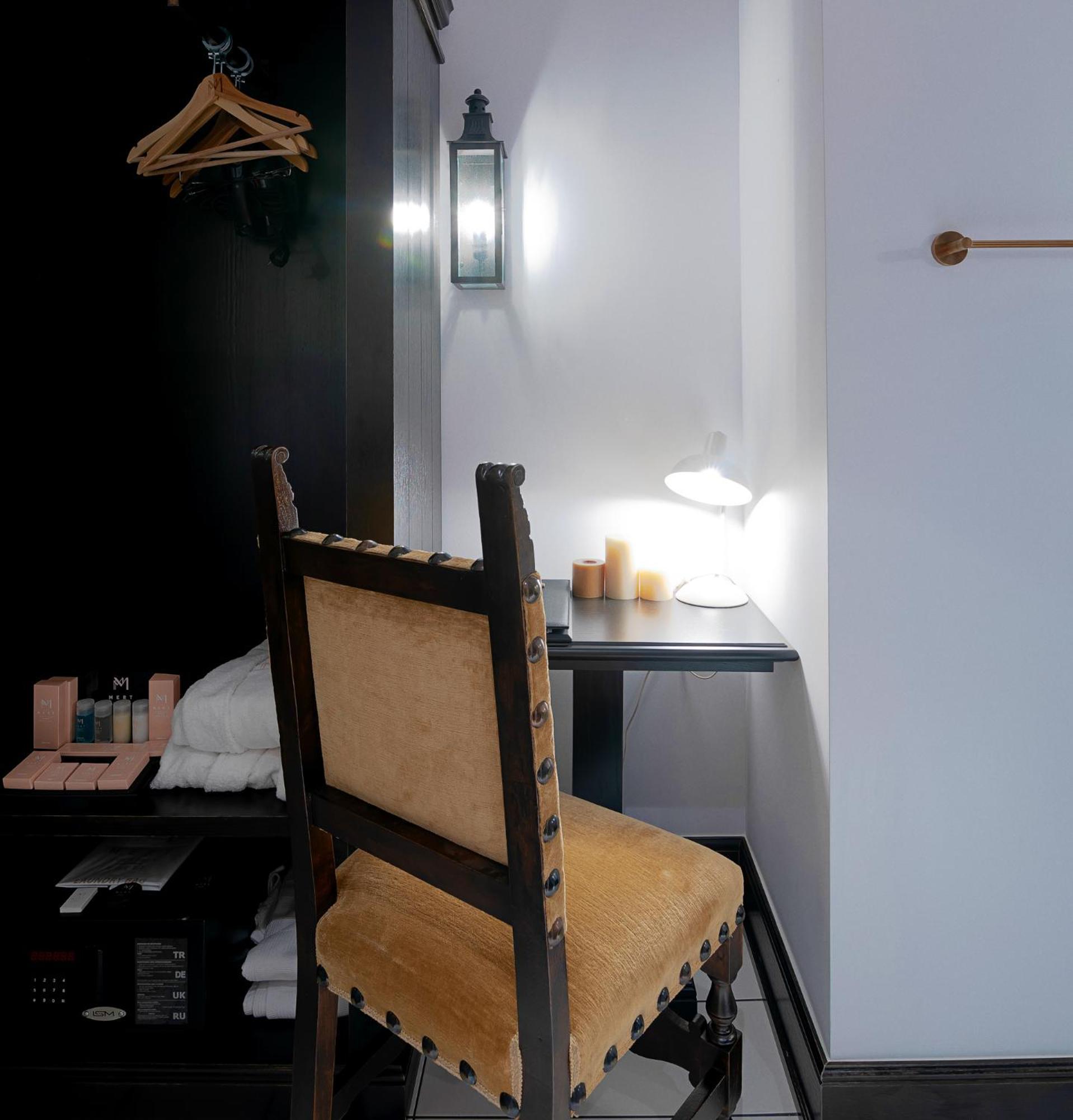 Mert Boutique Hotel คอร์เชอ ภายนอก รูปภาพ